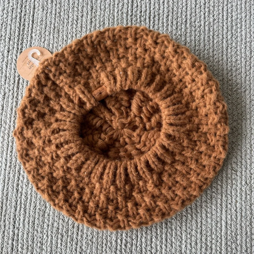 Britt’s Knits Camel Tan Chunky Knit Beret NWT